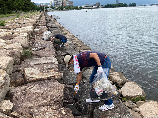 Cleanup activity along Lake Biwa