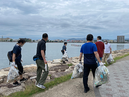Cleanup activity along Lake Biwa