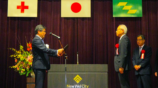Japanese Red Cross Society gave LAPIS Semiconductor a Golden Merit Award.