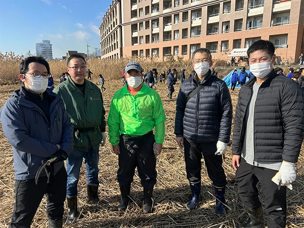 Participating in “Mowing Yoshi-Plants” Activities by the Citizens
