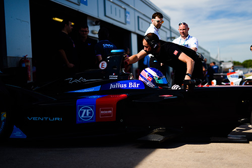 Venturi engineer in pit lane