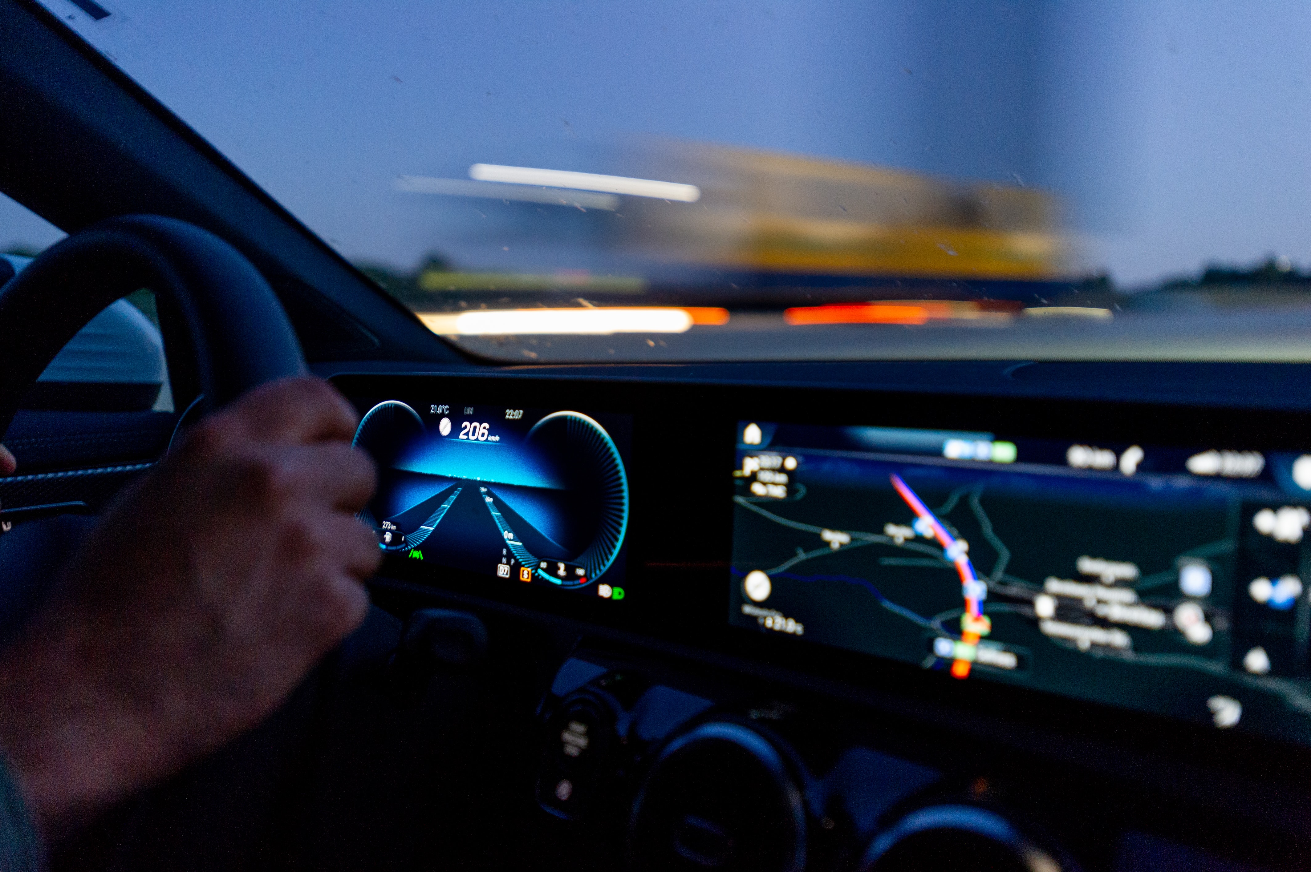 12 Display Technology Trends shaping the Automotive Future – Part