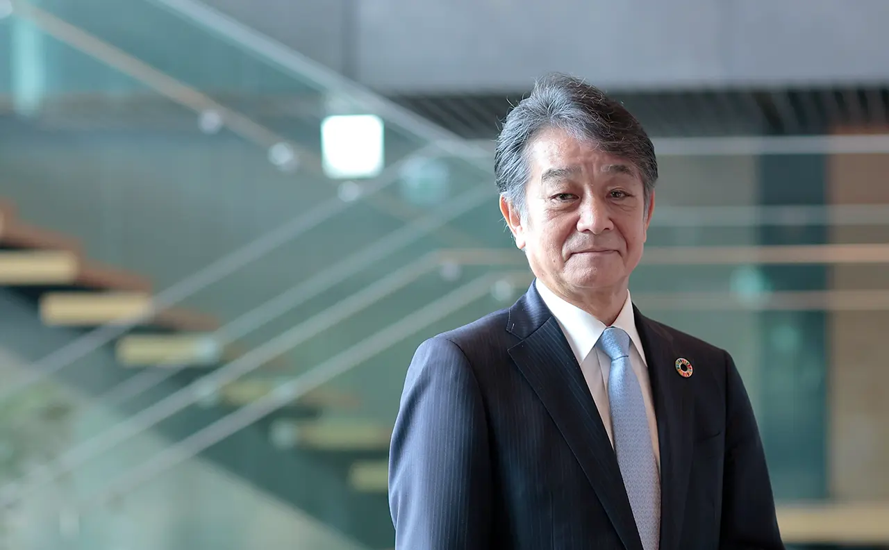 Business model transformation to become a major global player